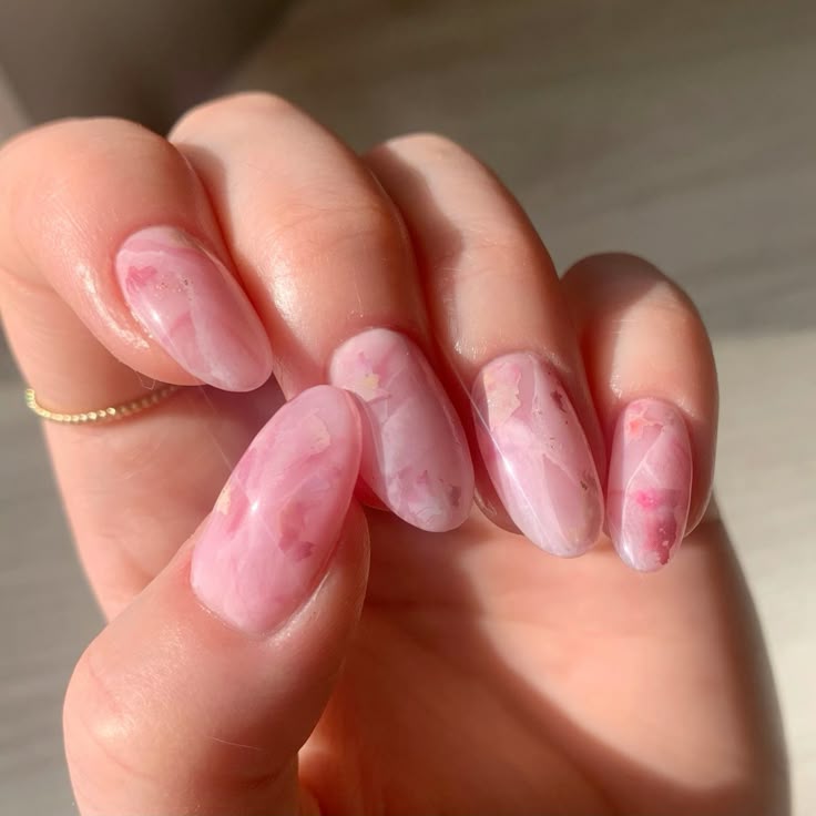 Rose Quartz Marble – Press-On Nails (Set of 24)